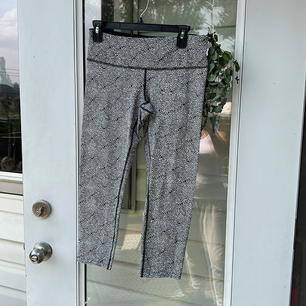 Lululemon Wunder Under Plush Petal Deep Coal Ghost Legging capri Size 8 EUC